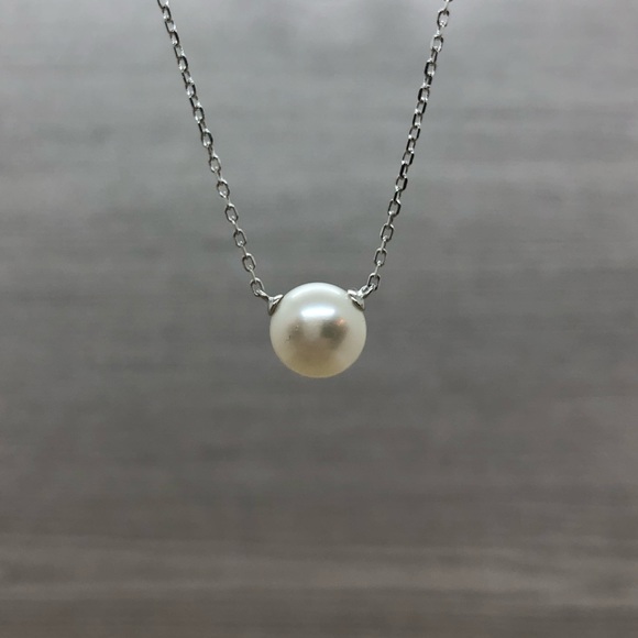 Jewelry - Freshwater pearl necklace